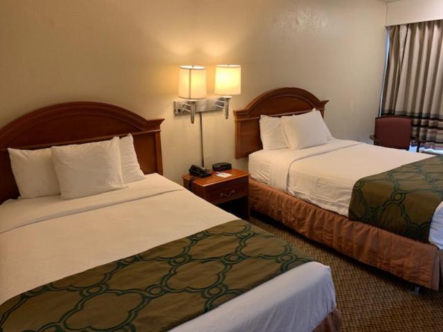 Days Inn By Wyndham Asheville West Candler Zewnętrze zdjęcie