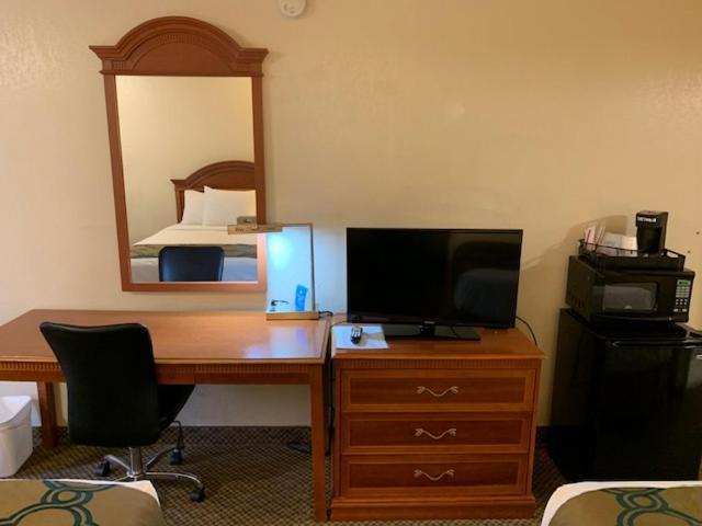 Days Inn By Wyndham Asheville West Candler Zewnętrze zdjęcie
