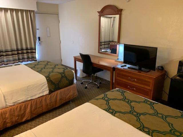 Days Inn By Wyndham Asheville West Candler Zewnętrze zdjęcie