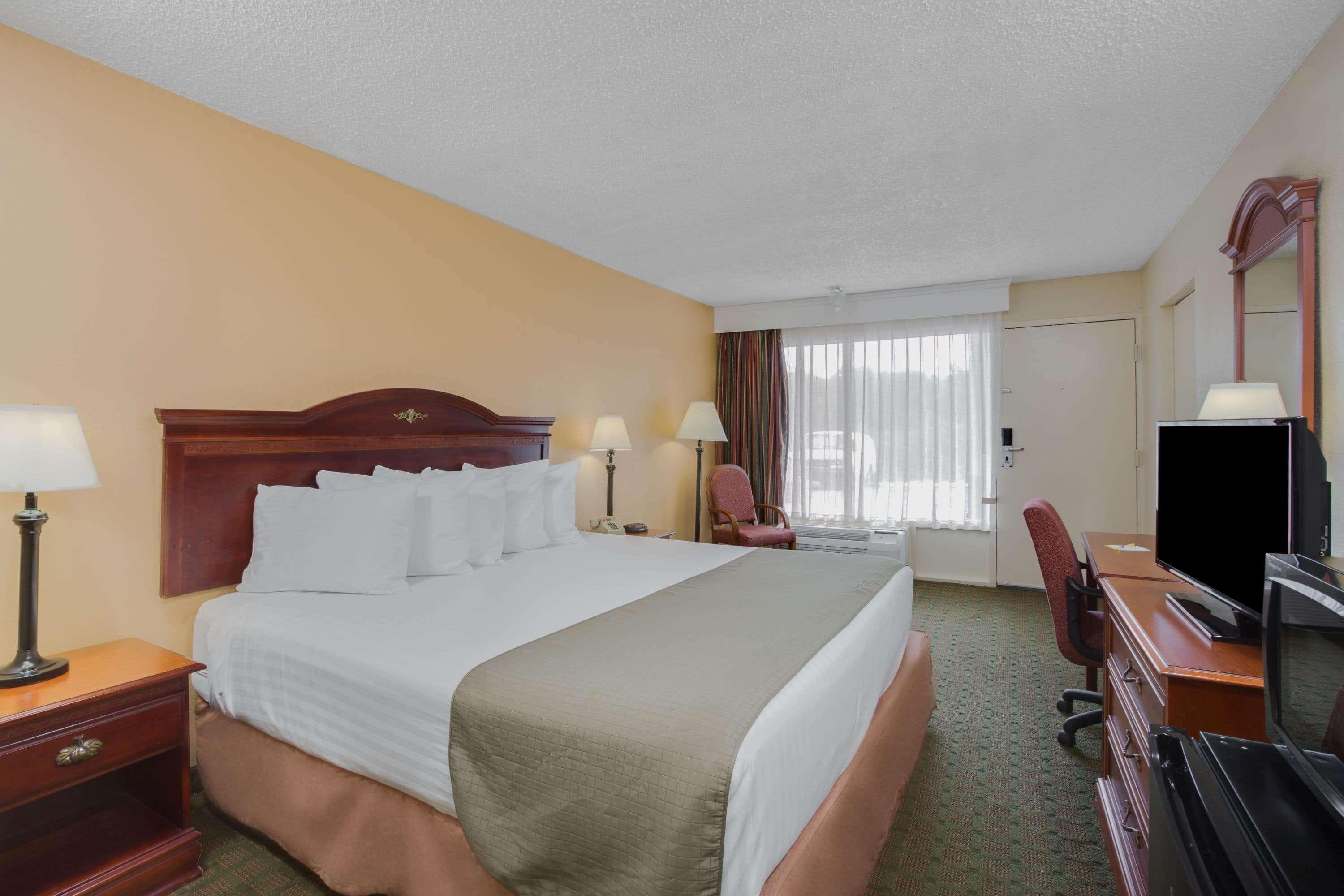 Days Inn By Wyndham Asheville West Candler Zewnętrze zdjęcie