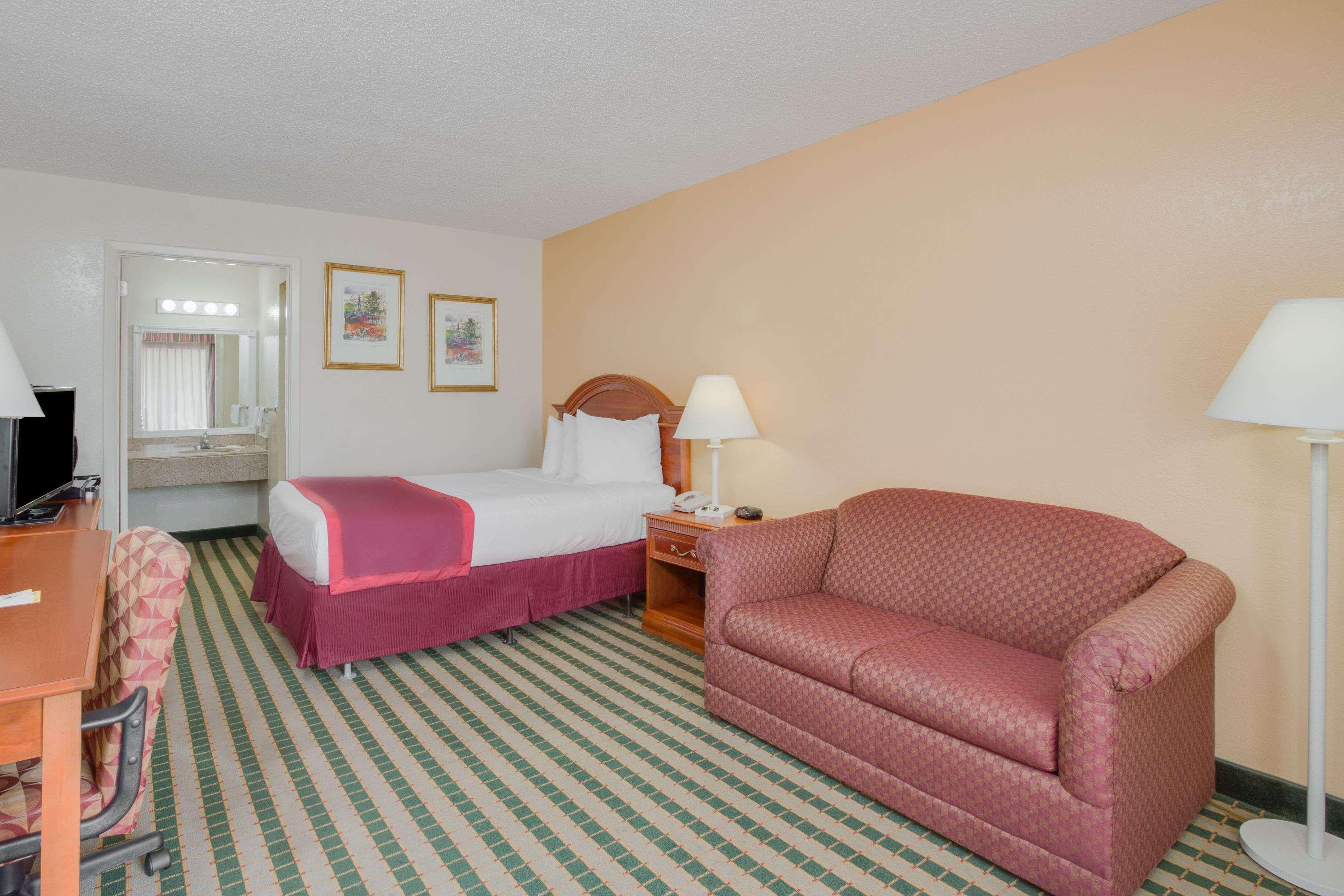 Days Inn By Wyndham Asheville West Candler Zewnętrze zdjęcie
