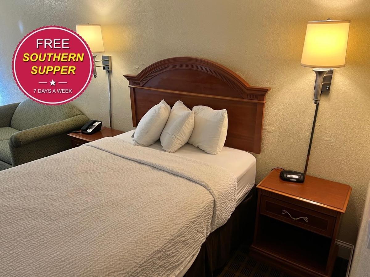 Days Inn By Wyndham Asheville West Candler Zewnętrze zdjęcie